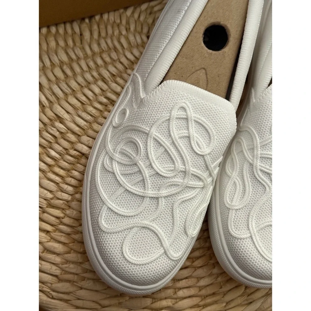 VIVAIA White Slip On Sneakers Embossed Design Casual Comfort EU/41‎ US/9.5